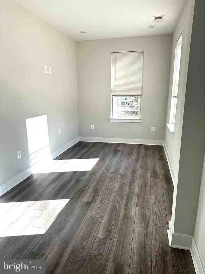 946 Heights Aly Se - Photo 7 of 24