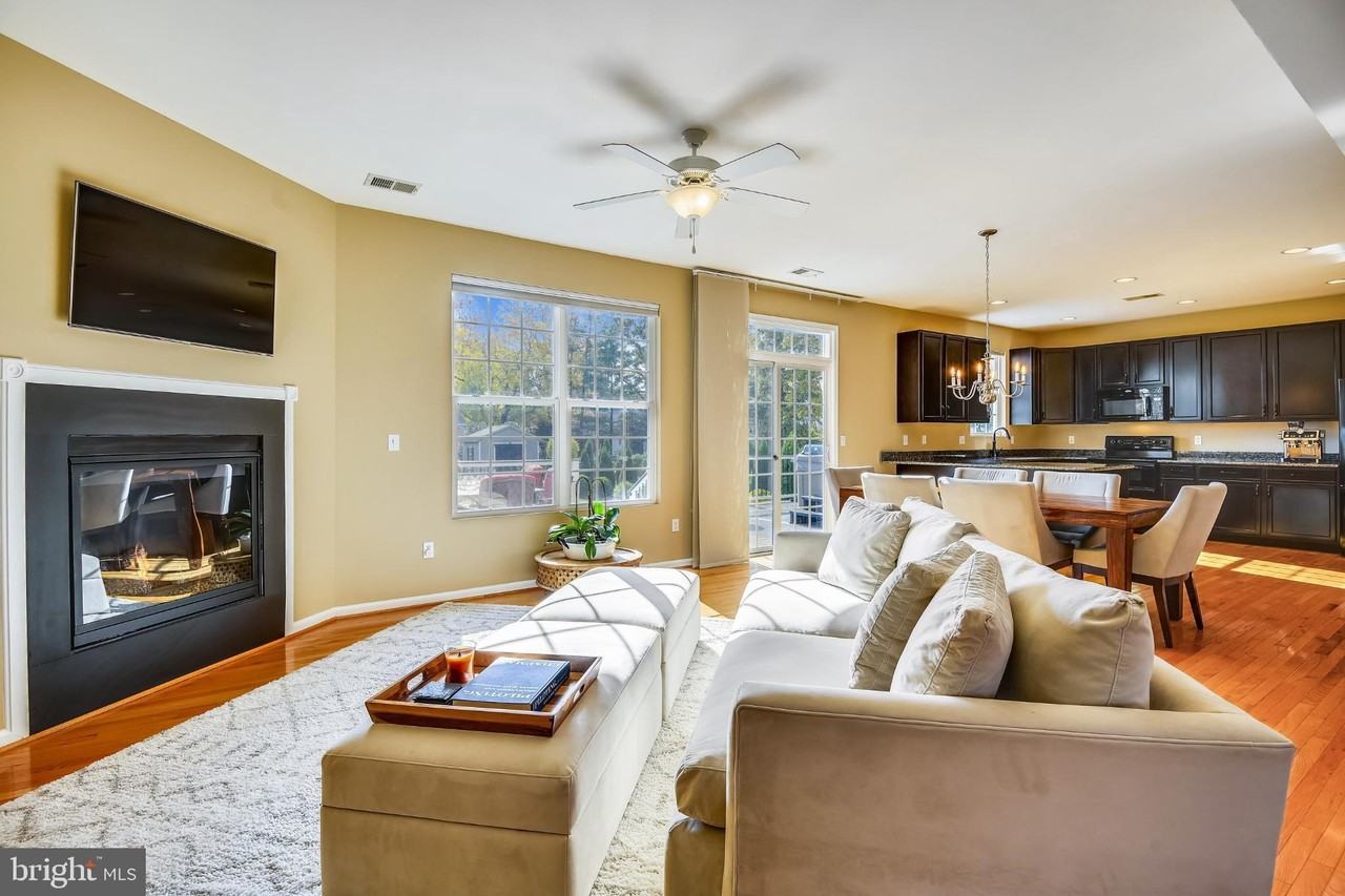 1287 Cove Dr - Photo 7 of 41