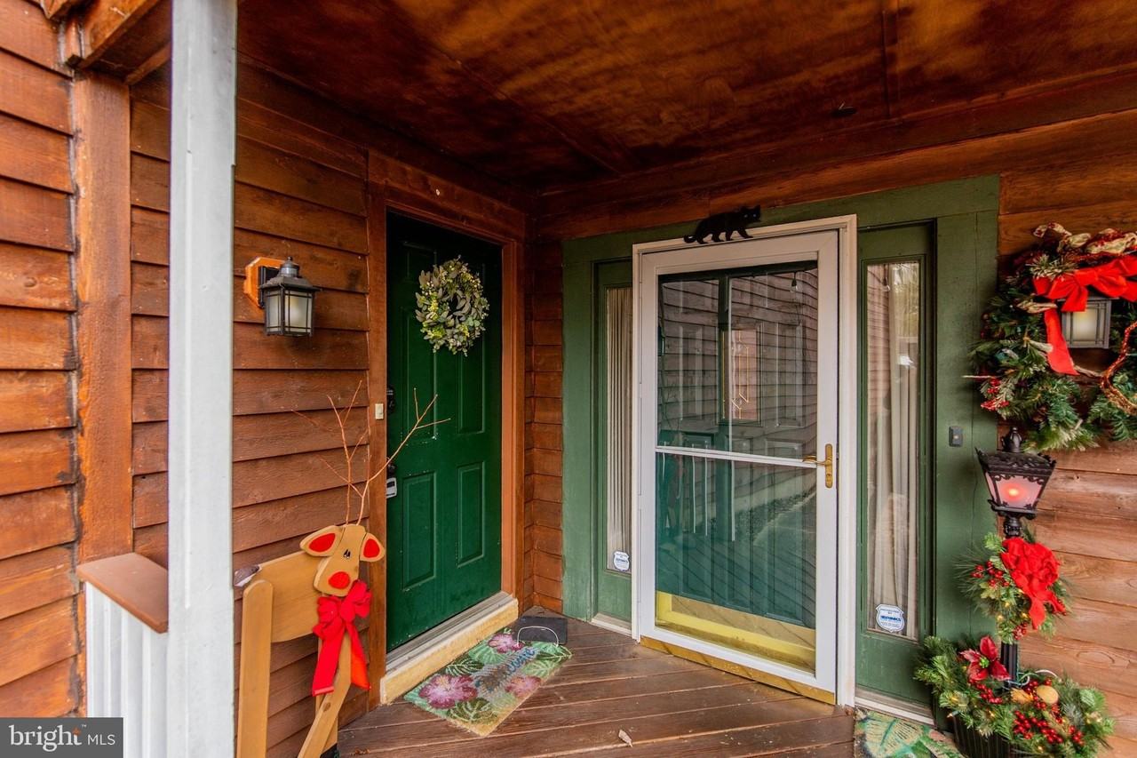 2743 Rutland Rd - Photo 2 of 37