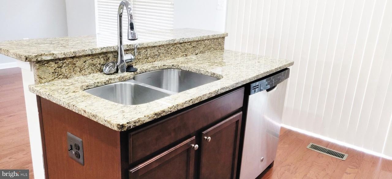 2706 Coppersmith Pl - Photo 5 of 30