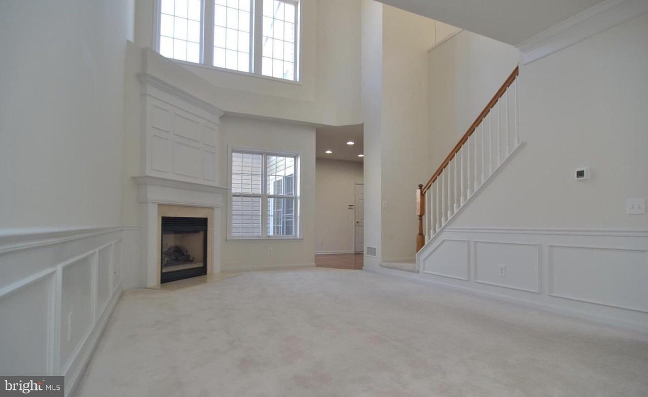 23 Lumbermill Ln - Photo 4 of 19