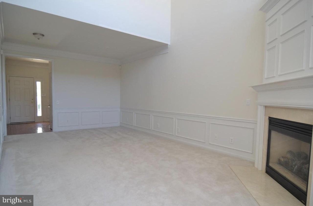 23 Lumbermill Ln - Photo 5 of 19