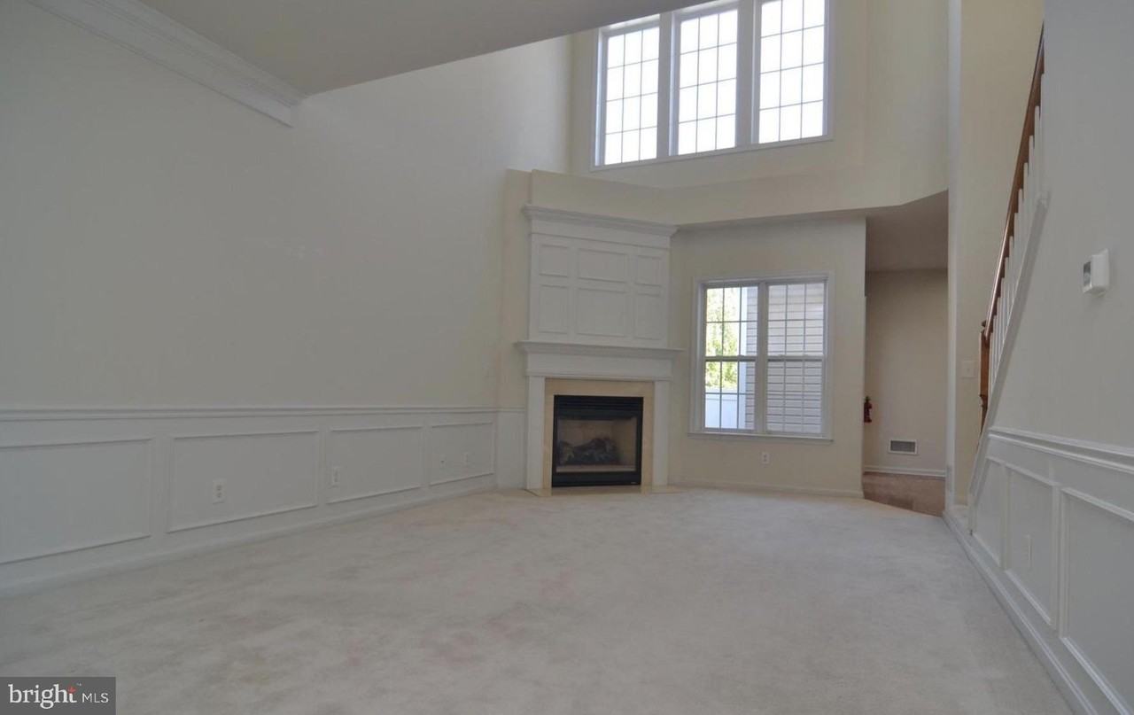 23 Lumbermill Ln - Photo 6 of 19