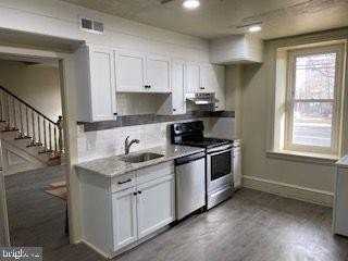 278 Newtown Rd Apt A - Photo 2 of 21