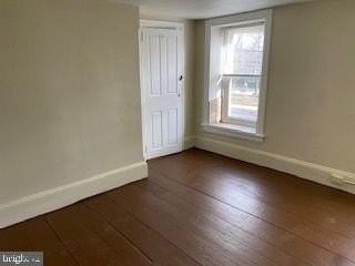 278 Newtown Rd Apt A - Photo 7 of 21