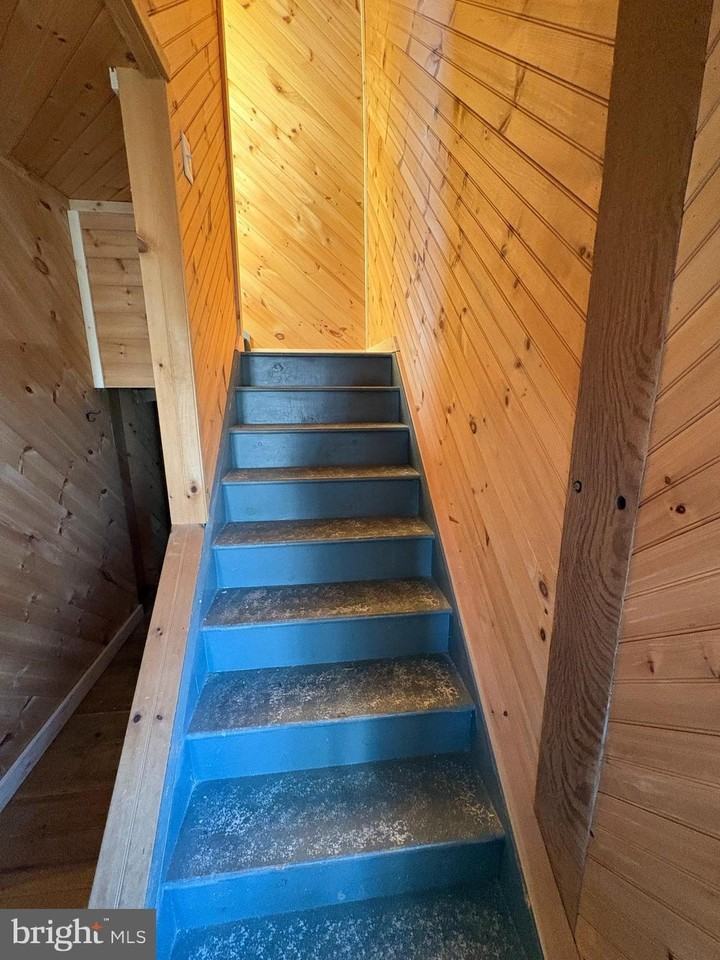 1013 Chrome Rd - Photo 4 of 13