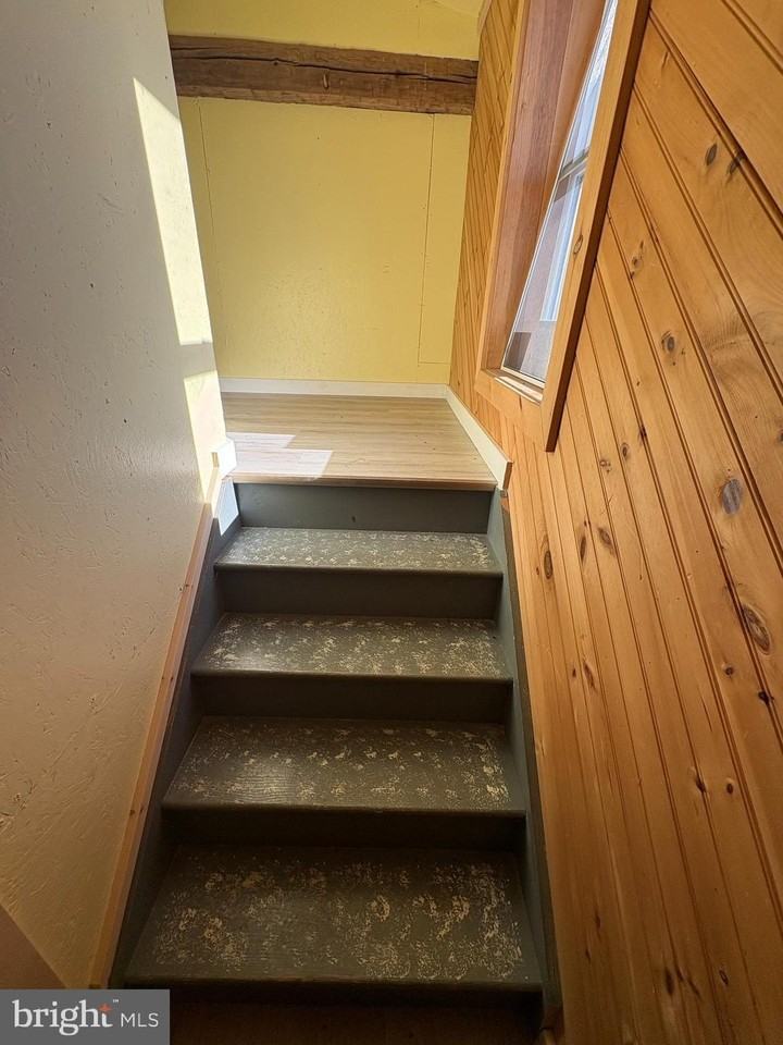 1013 Chrome Rd - Photo 6 of 13