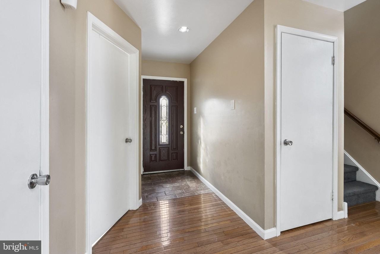 2673 Jean Dr - Photo 4 of 37