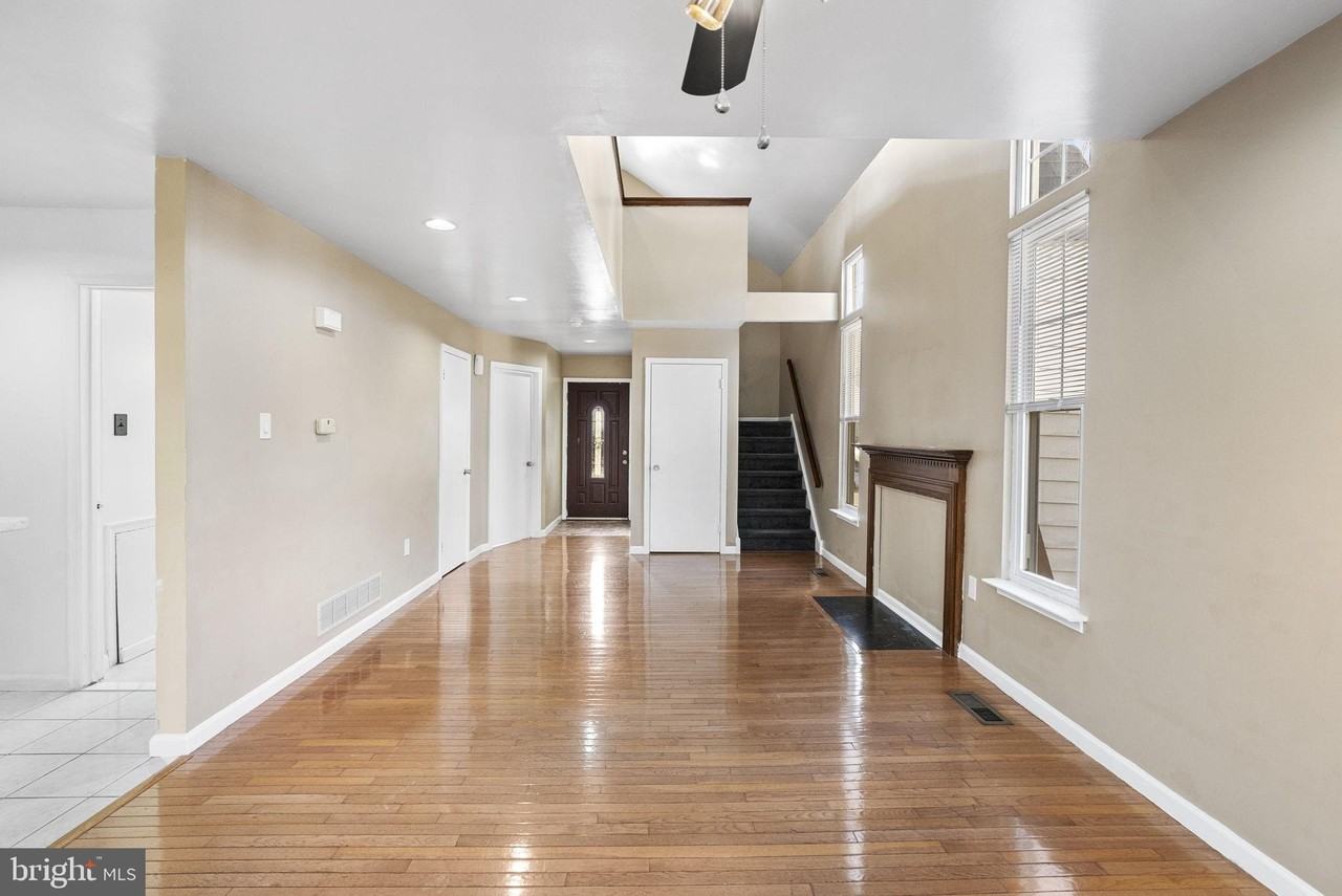 2673 Jean Dr - Photo 6 of 37