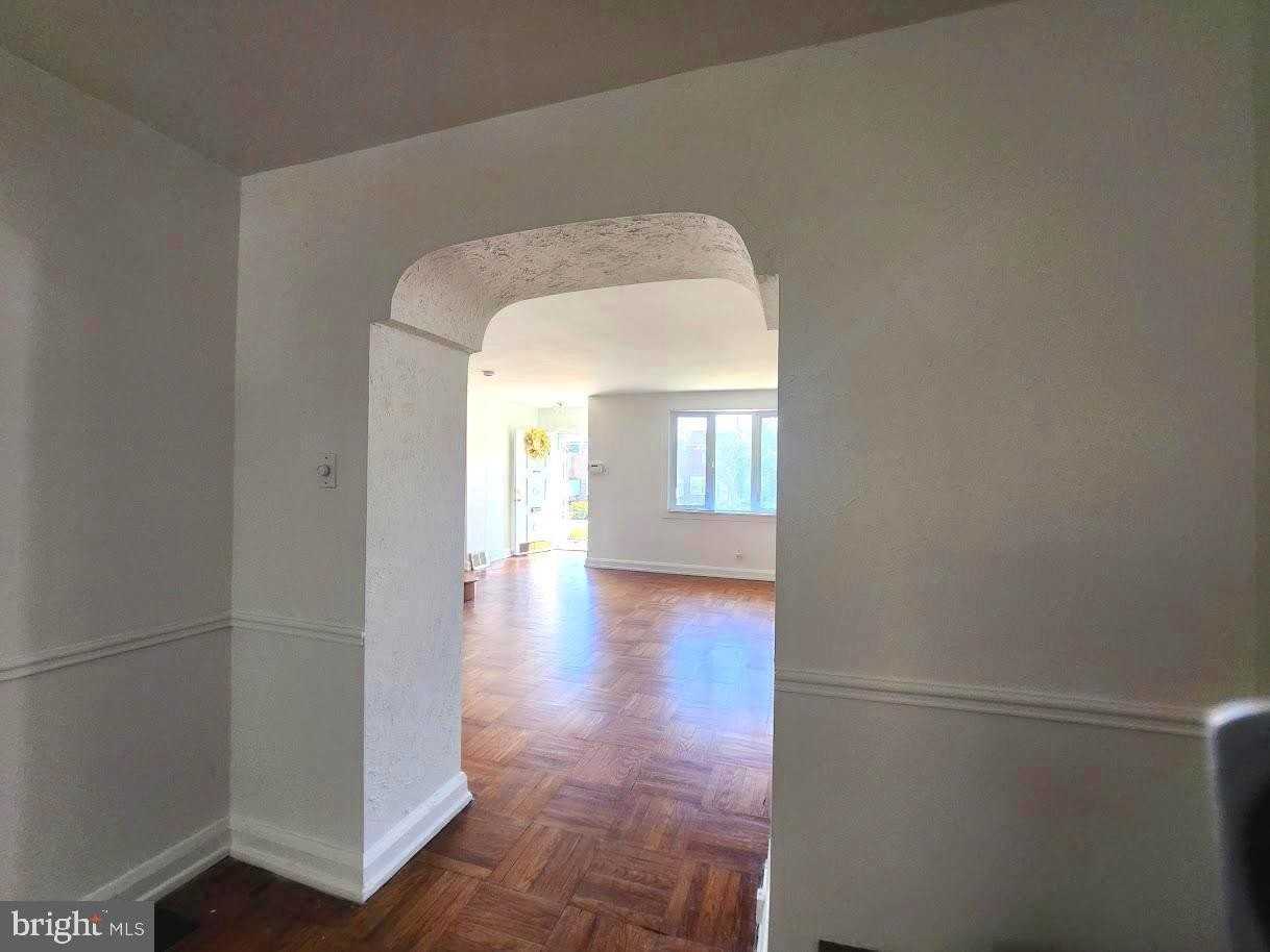 443 E Pleasant St - Photo 4 of 13