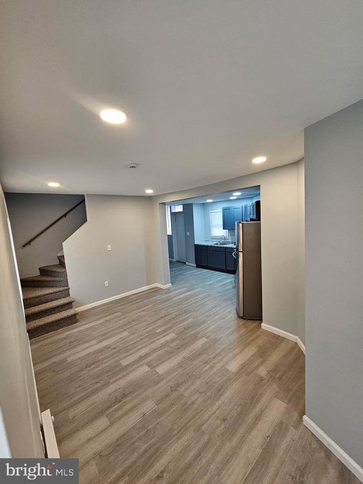 2821 Chalmers Ave - Photo 3 of 11