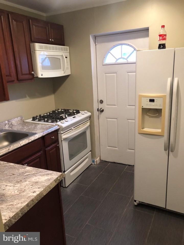 2943 D St - Photo 7 of 12