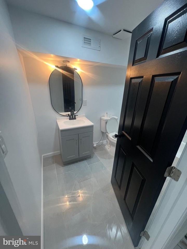 5709 Spruce St - Photo 7 of 9