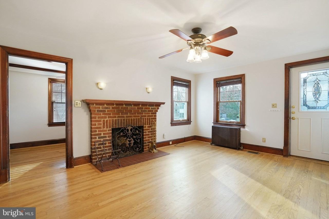 4623 5th St S - Photo 3 of 29