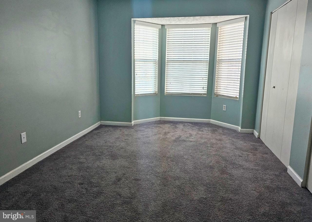 115 Brookland Ter Apt 8 #8 - Photo 4 of 5