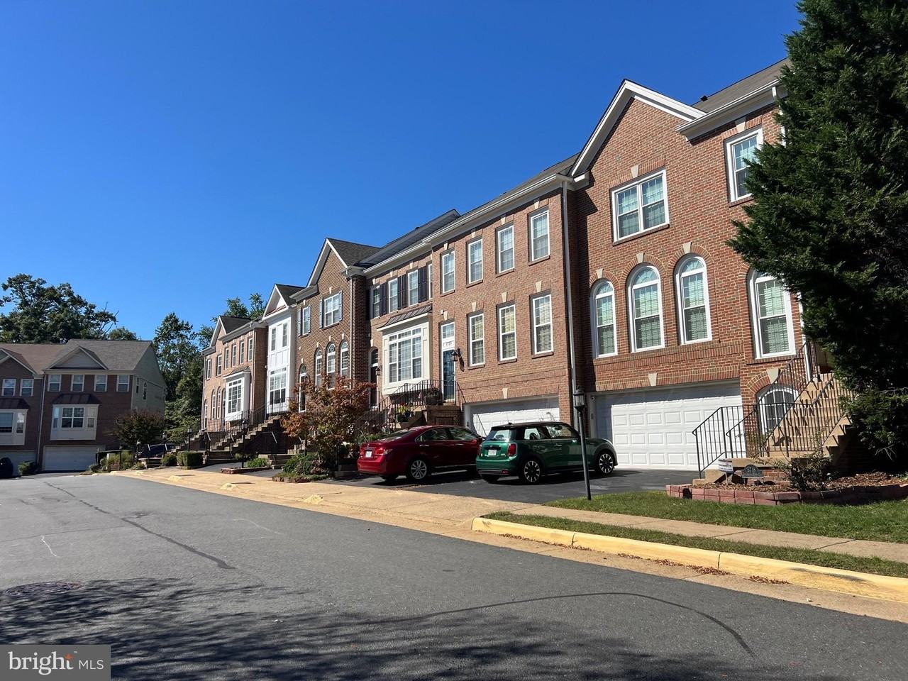 5722 Governors Pond Cir - Photo 3 of 50