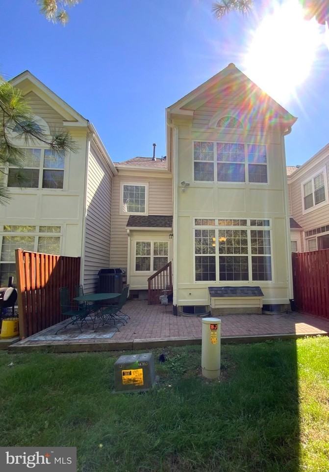 5722 Governors Pond Cir - Photo 6 of 50