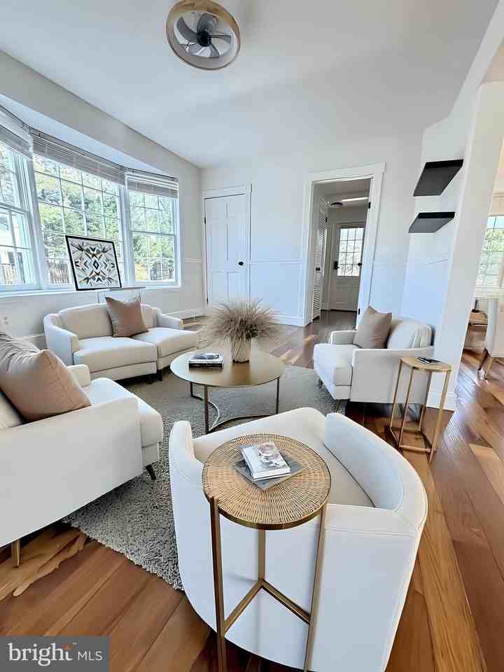 1546 Dranesville Rd - Photo 3 of 13