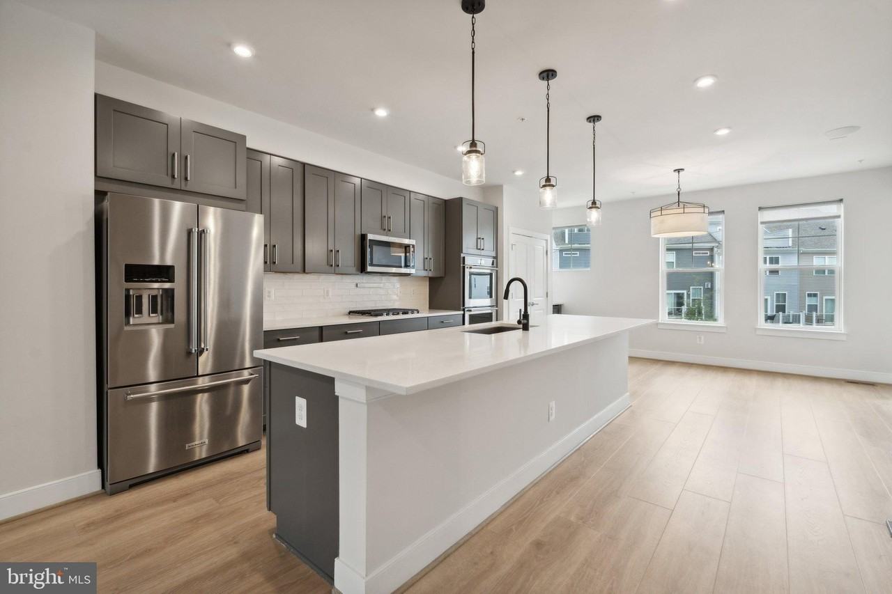 3034 Declan Way - Photo 6 of 41