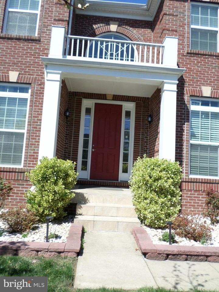 16318 Boatswain Cir - Photo 4 of 34