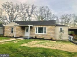 featured image of 102 S Whissen St