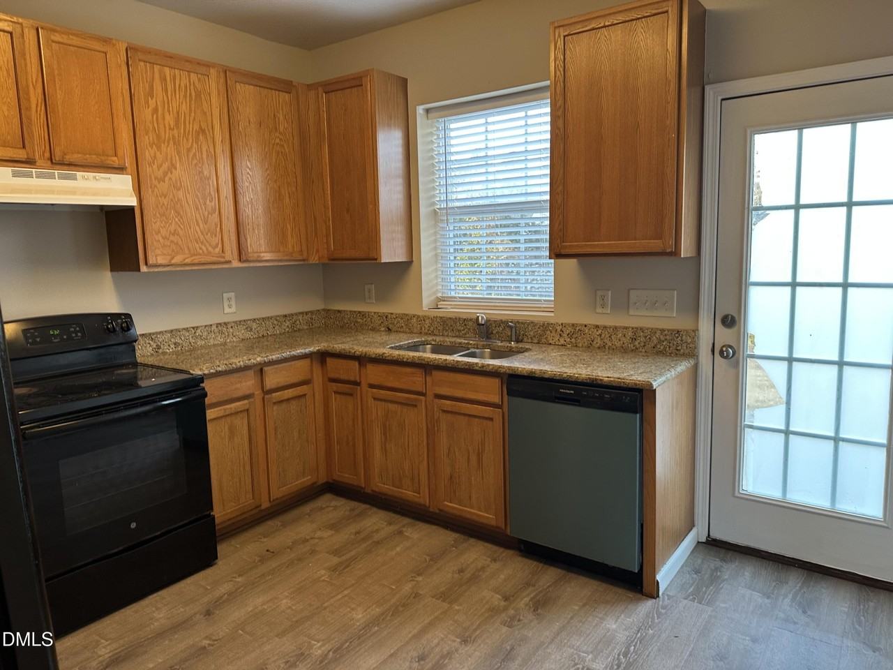 553 Writers Way - Photo 6 of 22