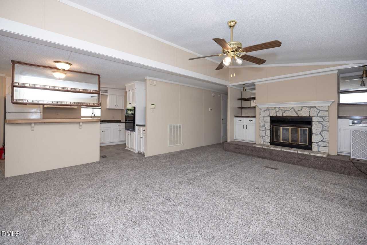 230 W Union St - Photo 3 of 31