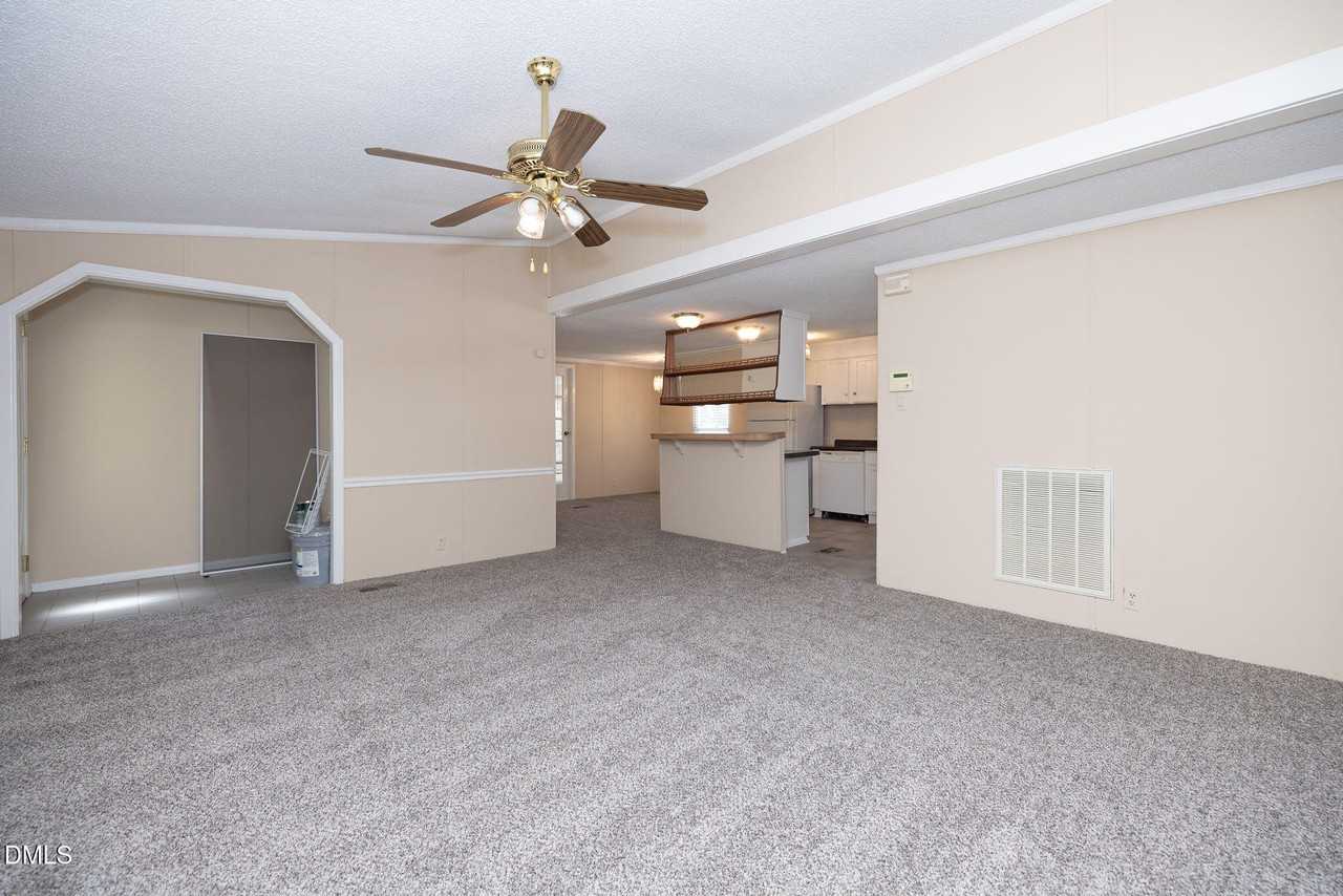 230 W Union St - Photo 5 of 31