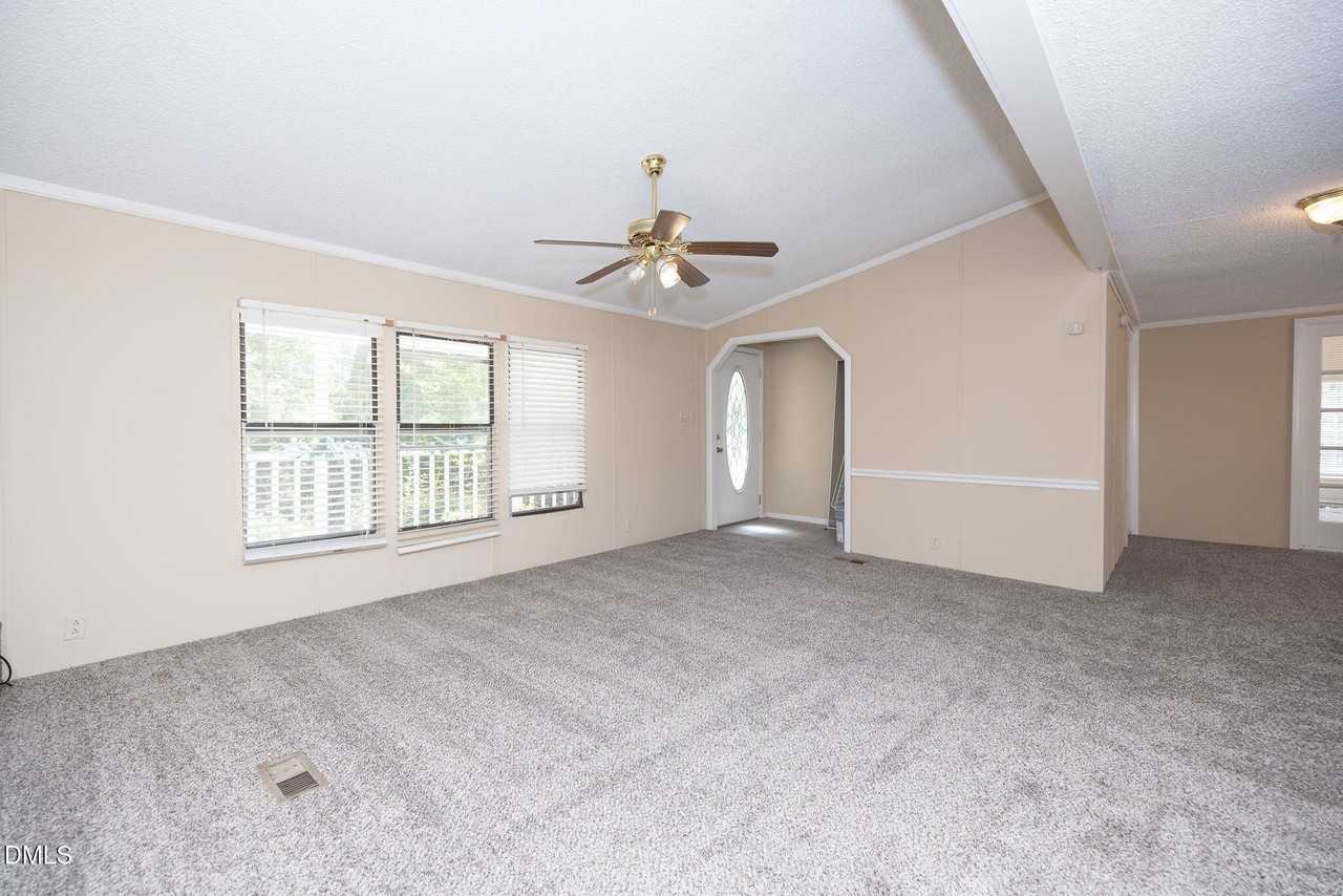 230 W Union St - Photo 6 of 31