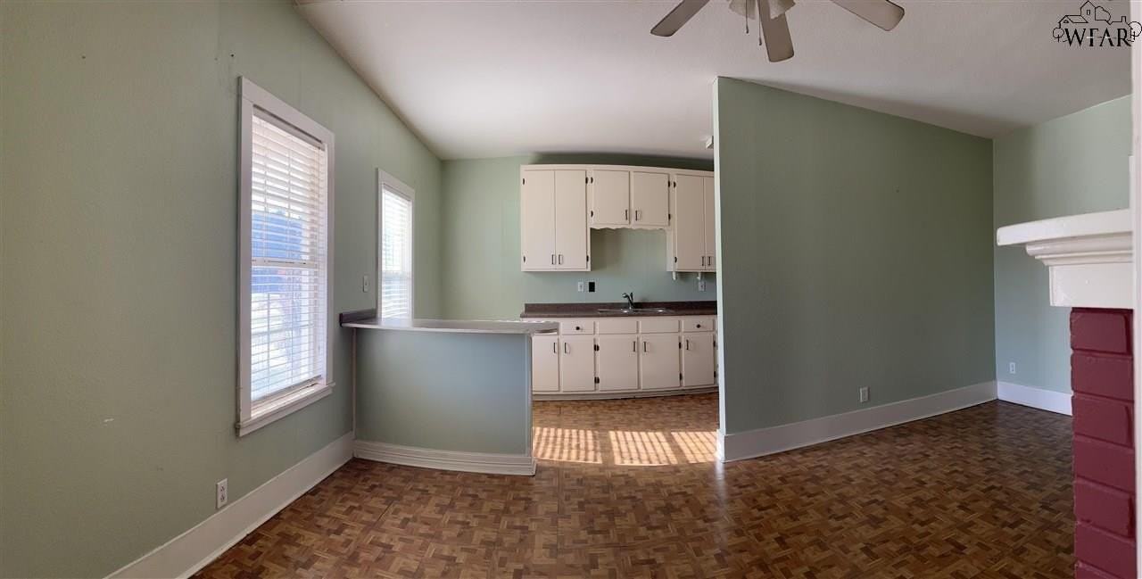 2126 Avenue K - Photo 4 of 11