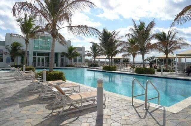 300 South Australian Avenue - Photo 2 of 8