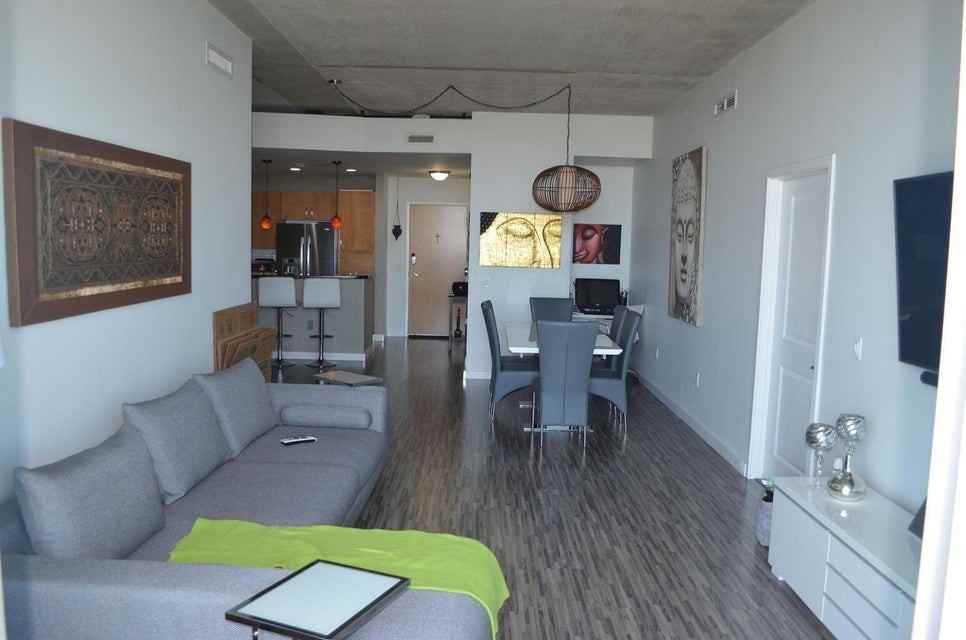 300 South Australian Avenue - Photo 4 of 8