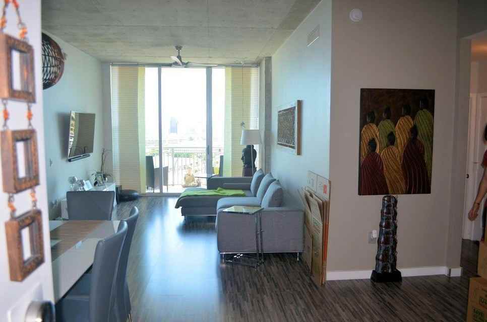 300 South Australian Avenue - Photo 6 of 8