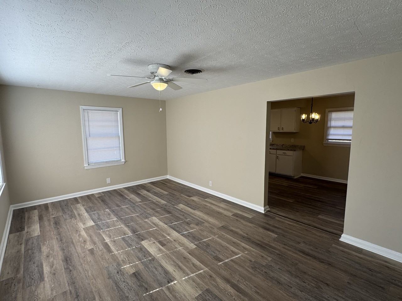 3031 Knox St - Photo 5 of 12