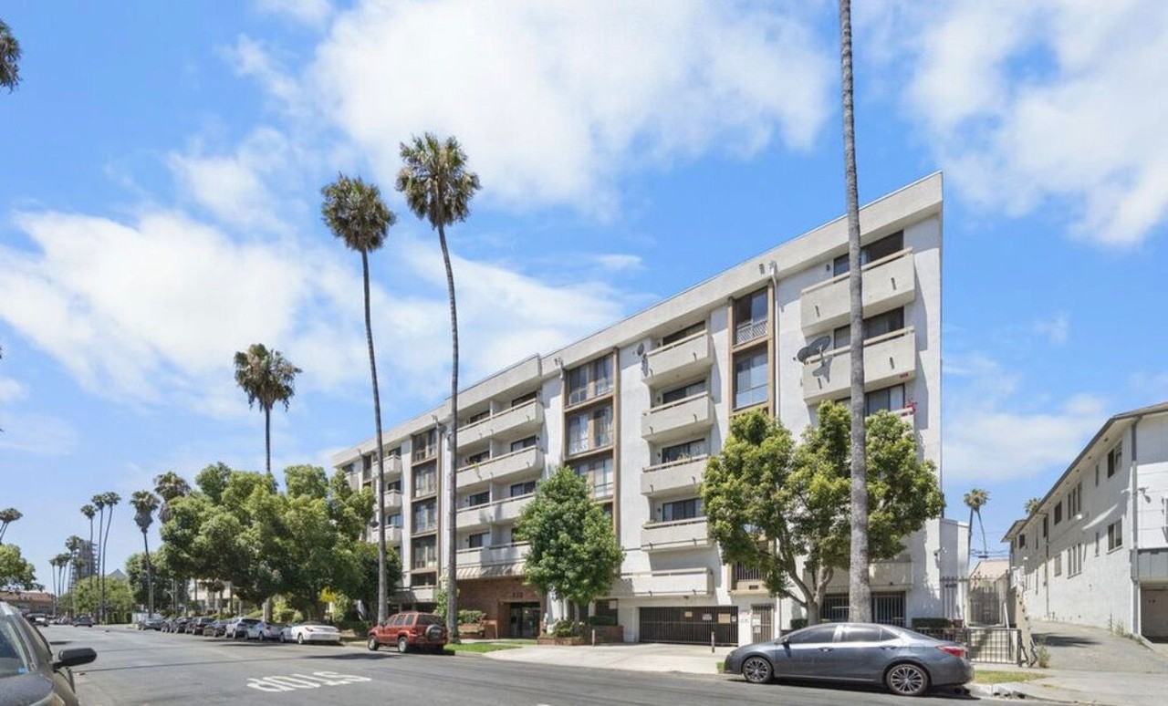 533 S St Andrews Pl #4444 - Photo 6 of 6