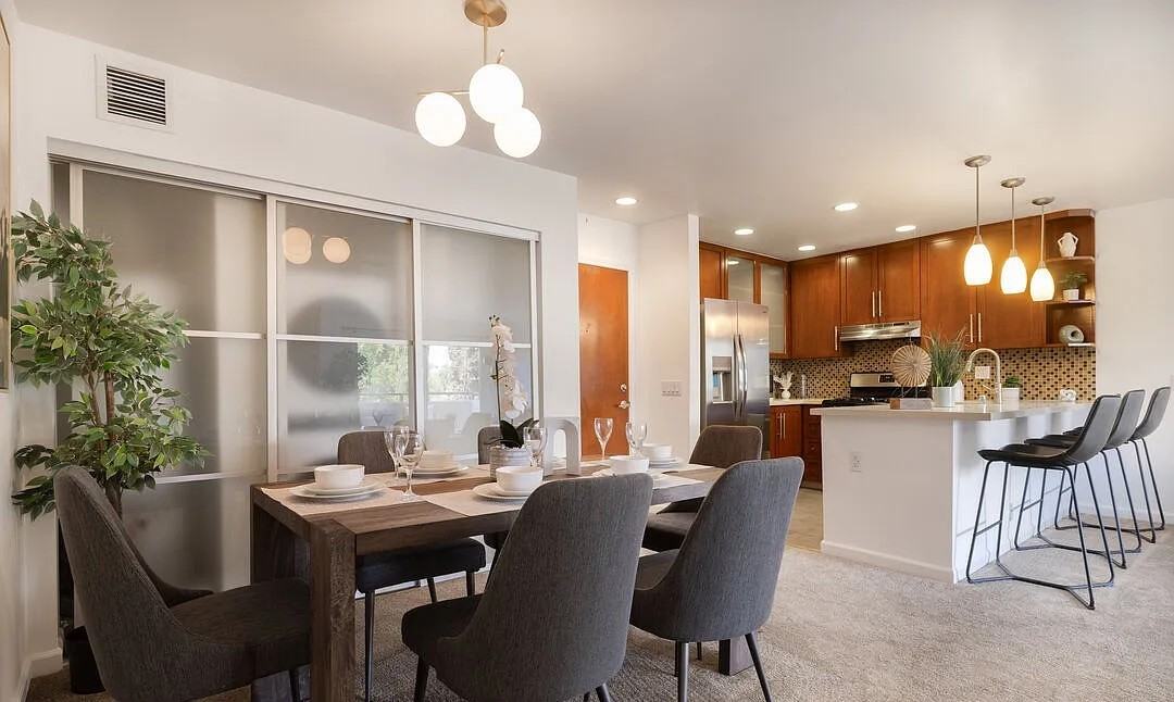 4702 Fulton Ave - Photo 6 of 8