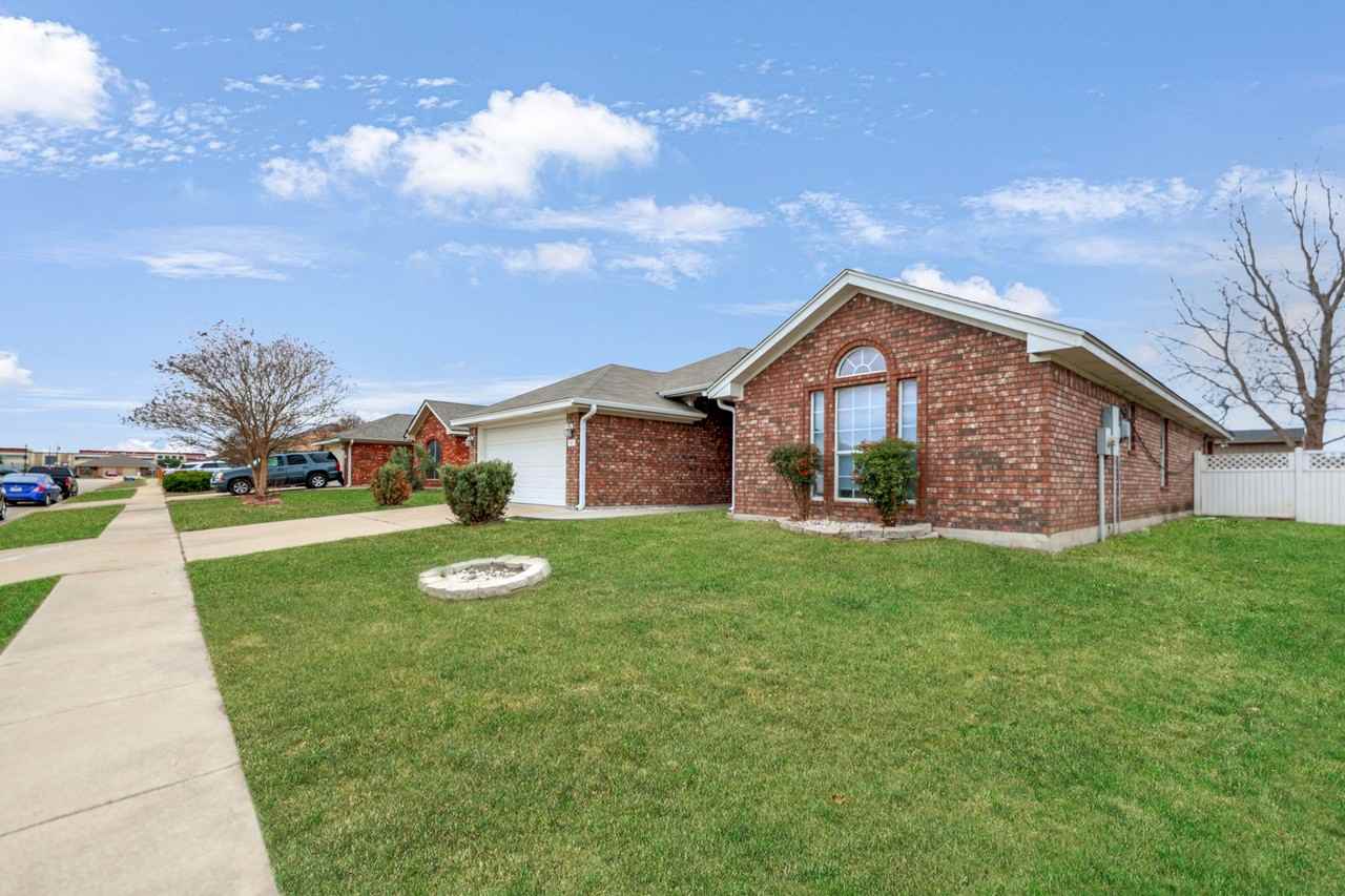 3005 Bachelor Button Blvd - Photo 3 of 21