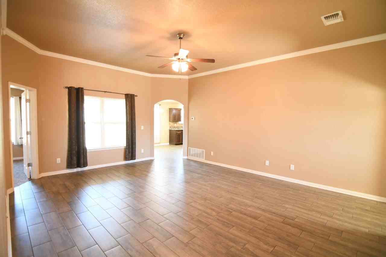 918 Kacie Dr - Photo 6 of 27