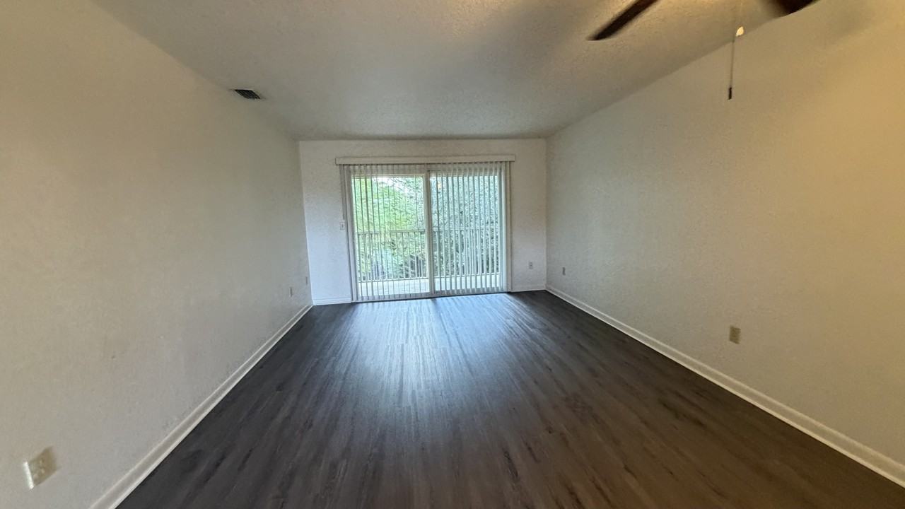 2845 Magdalina Dr - Photo 3 of 11