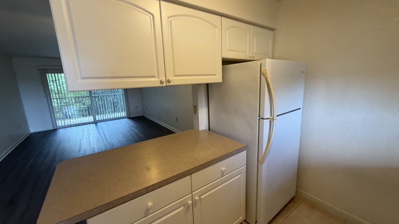 2845 Magdalina Dr - Photo 6 of 11