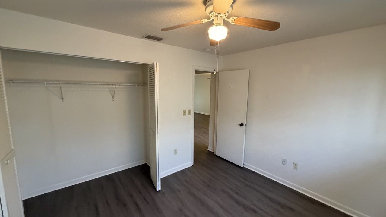 2845 Magdalina Dr - Photo 7 of 11