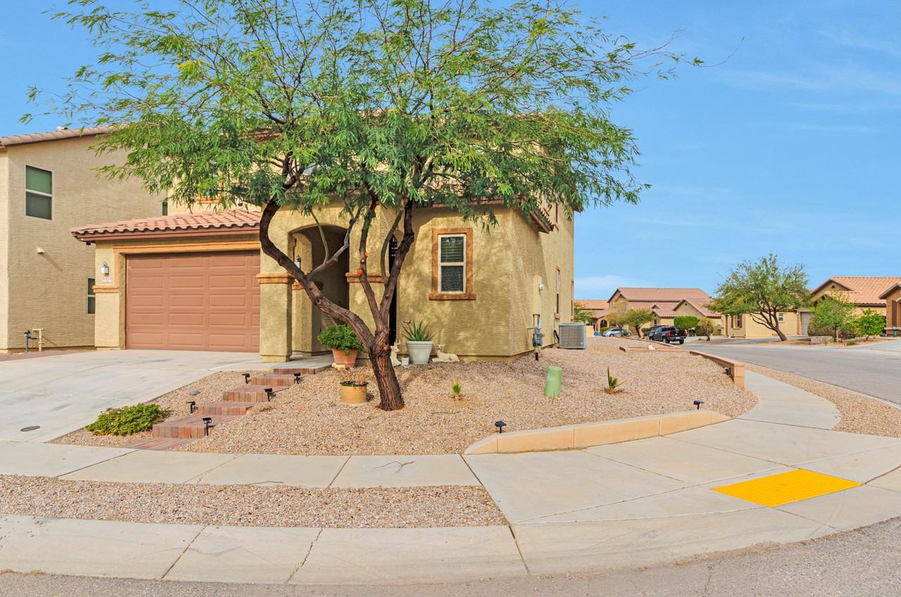 8518 W Pelican Pl - Photo 2 of 25