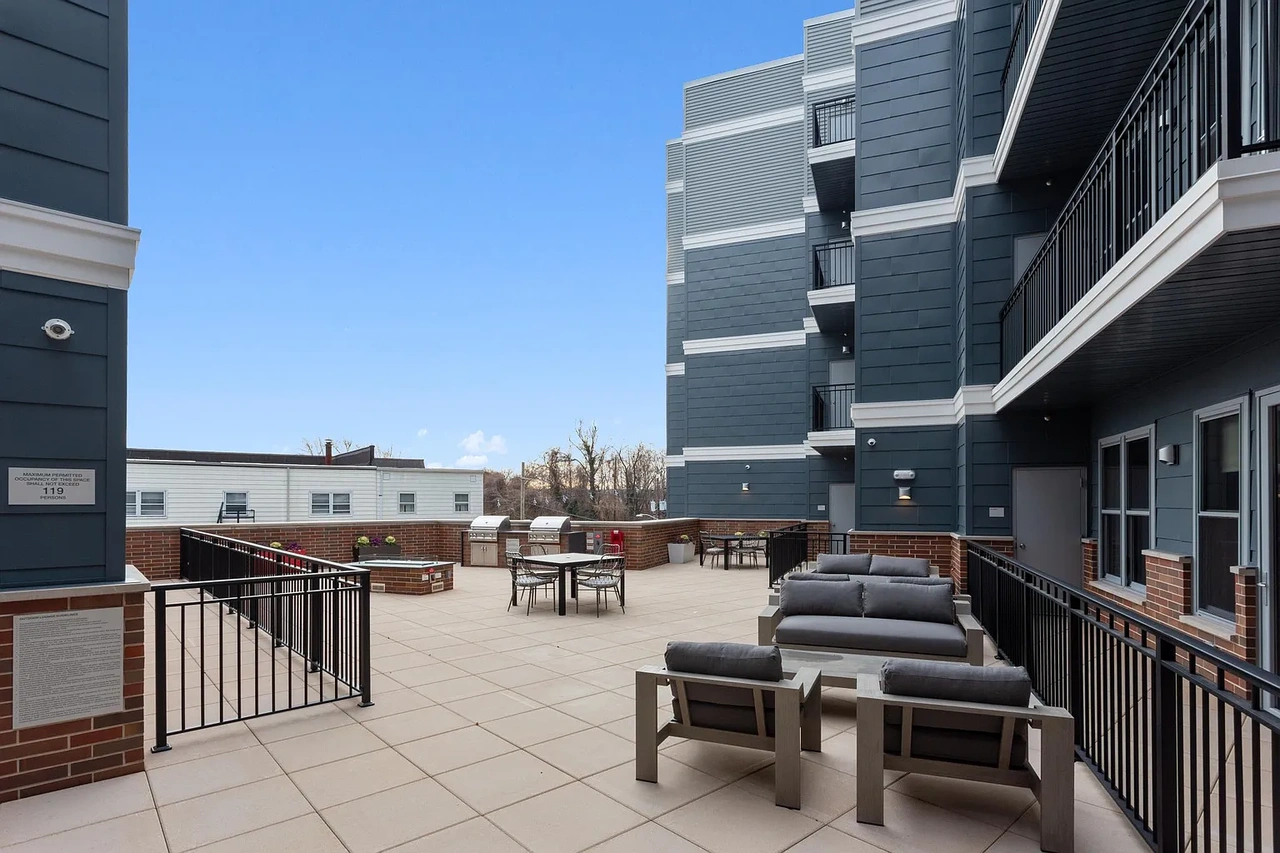 105 North St - Photo 6 of 13