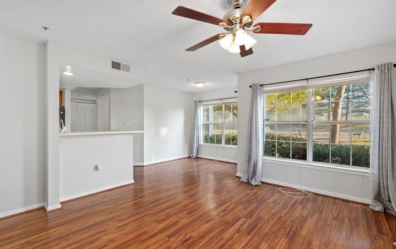 15750 Easthaven Ct - Photo 3 of 14