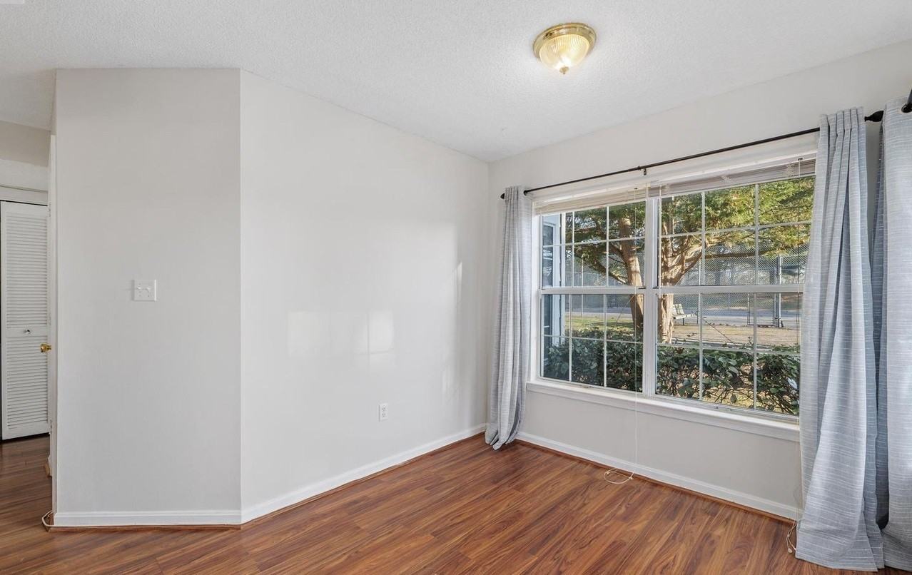 15750 Easthaven Ct - Photo 5 of 14