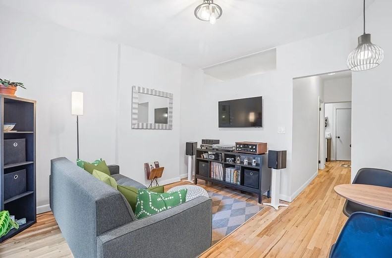 520 W 50th St #B4 - Photo 4 of 9