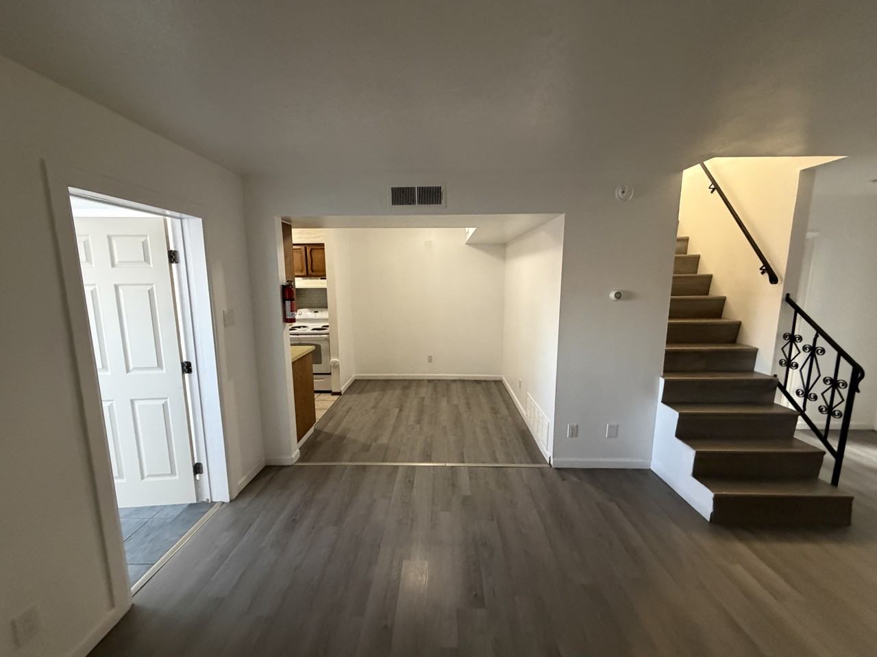 812 Ortiz Dr Se - Photo 5 of 22