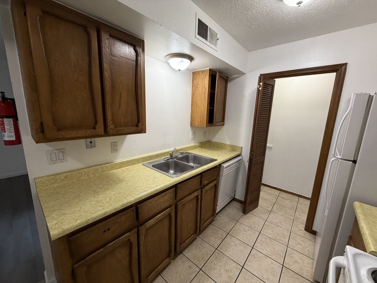 812 Ortiz Dr Se - Photo 7 of 22