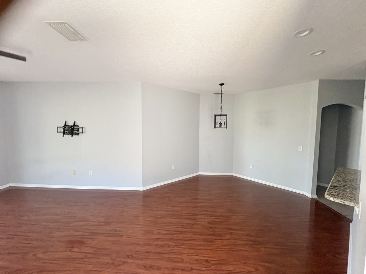 34801 Double Eagle Ct - Photo 4 of 23