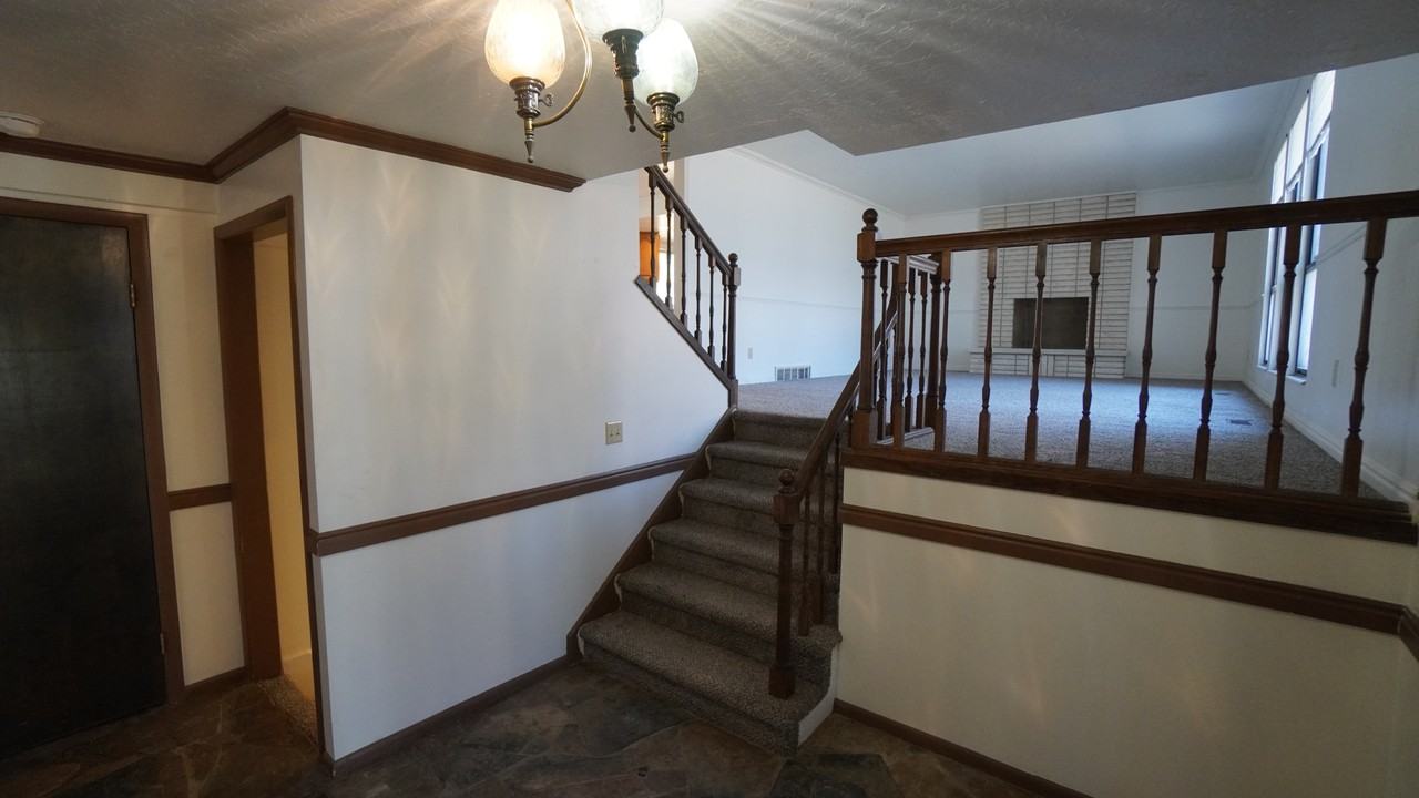 6635 Se - Photo 3 of 42